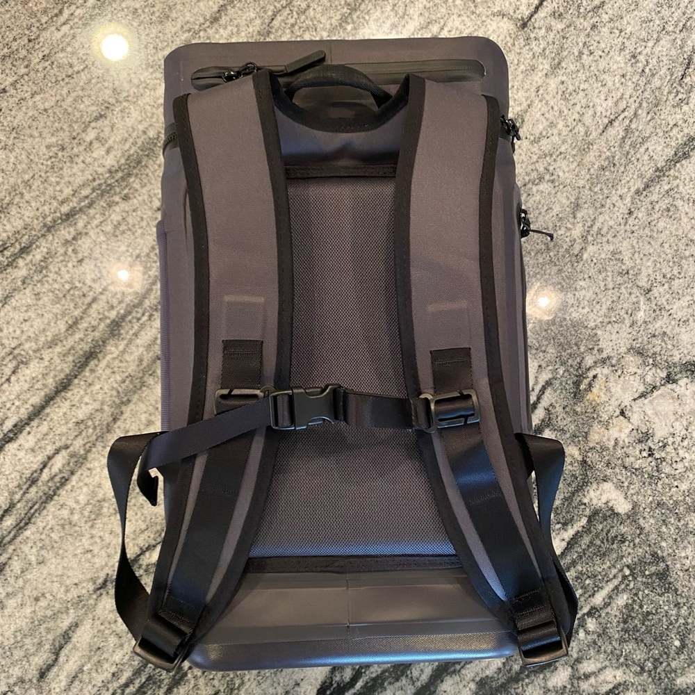 New Hydro Flask Backpack WaterProof Cooler - Picture 5 of 8